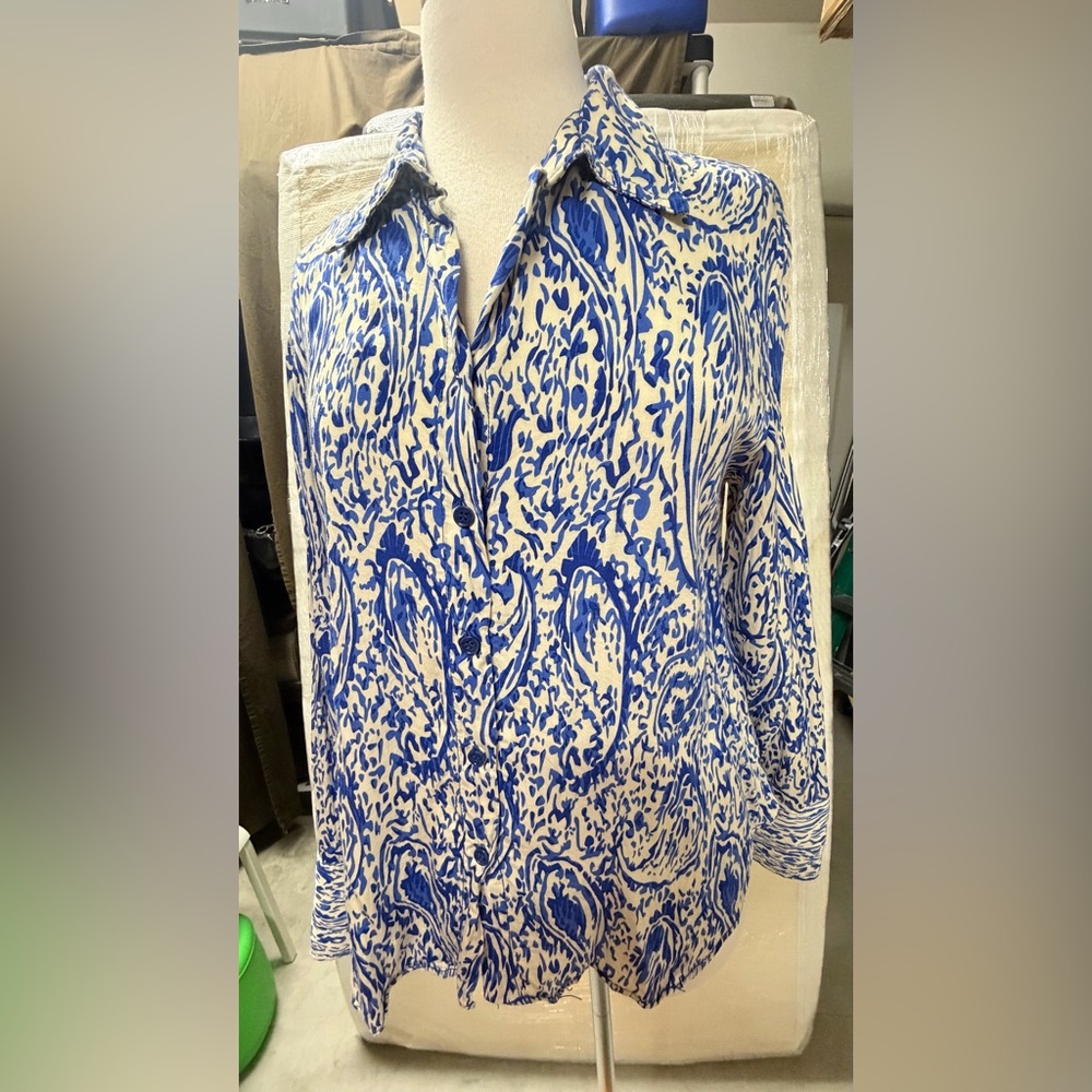 Zara Blue and White Printed Top